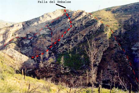 falla embalse desde el barrando de maln